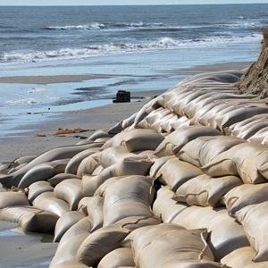 sandbagsAdobestock48885974