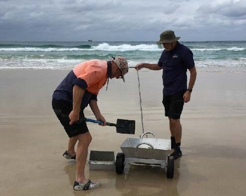 Byron Dune _scientists sieving sand